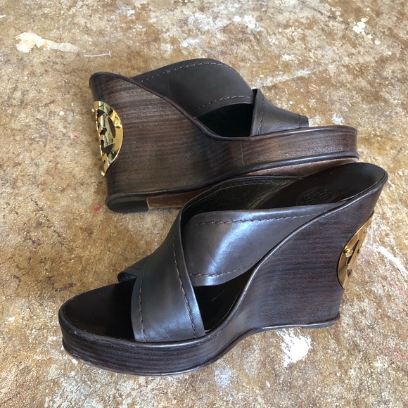 Tory Burch Shoes - HOLD🎈Tory Burch SOPHIA wooden heel wedges